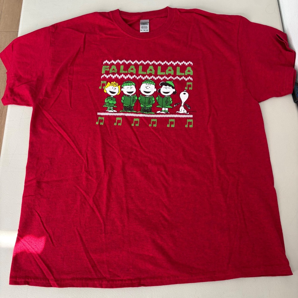 Gildan Peanuts Christmas Caroling T-Shirt Red XL Charlie Brown Snoopy Holiday